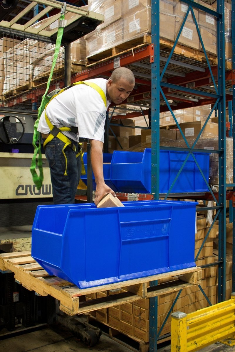 Choosing Warehouse Containers - Industrial 4 Less