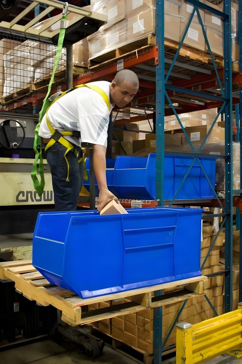 Choosing Warehouse Containers - Industrial 4 Less